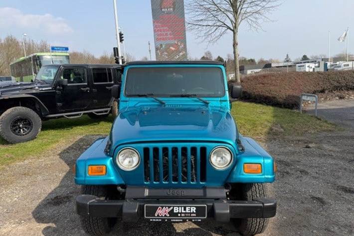 Blå Jeep Wrangler fra 2005