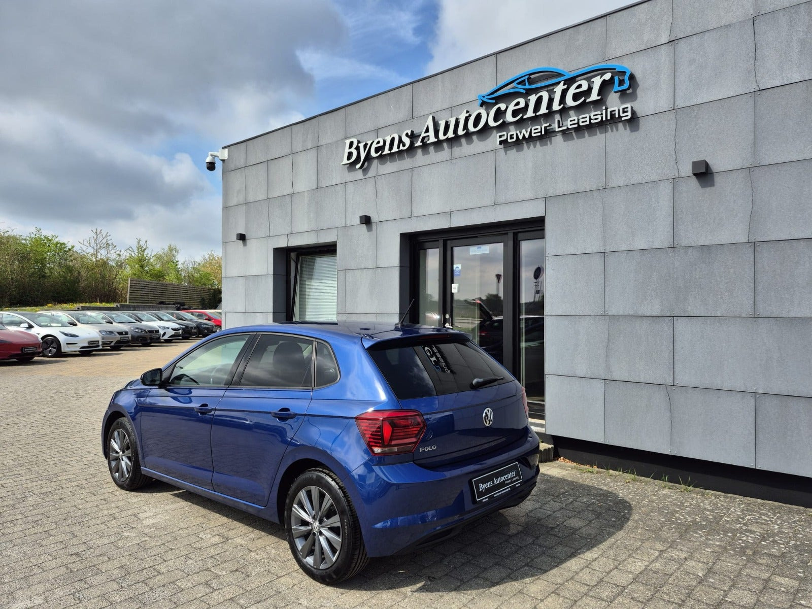 Blå VW Polo fra 2019