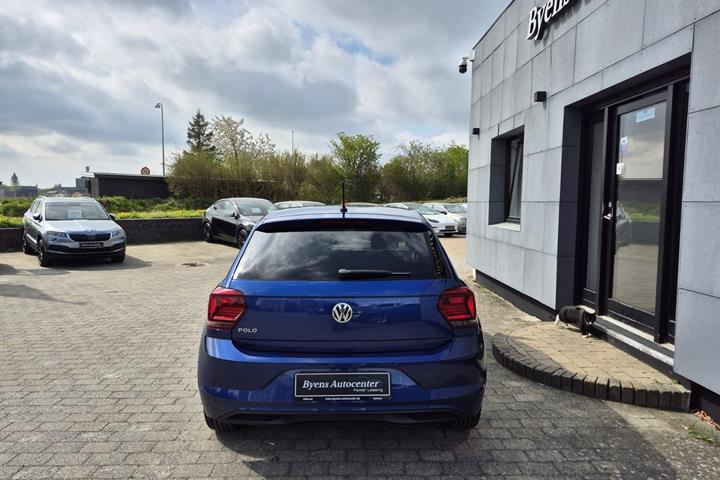 Blå VW Polo fra 2019