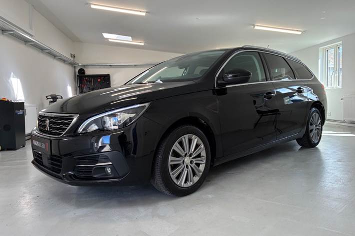 Sort Peugeot 308 fra 2018