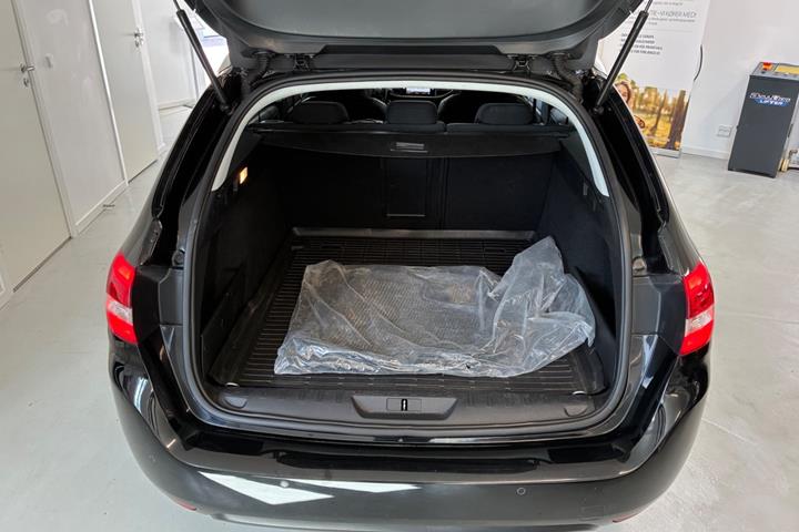 Sort Peugeot 308 fra 2018