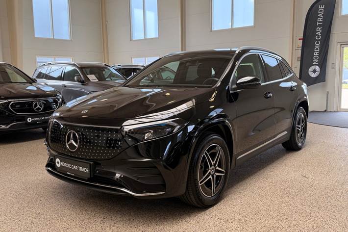Sort Mercedes EQA250+ fra 2025 set udefra