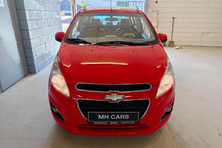 Gul Chevrolet Spark fra 2014