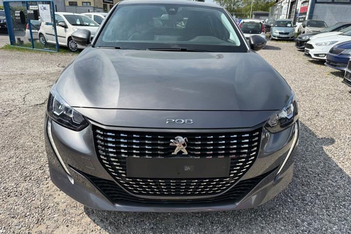 Grå Peugeot 208 fra 2021