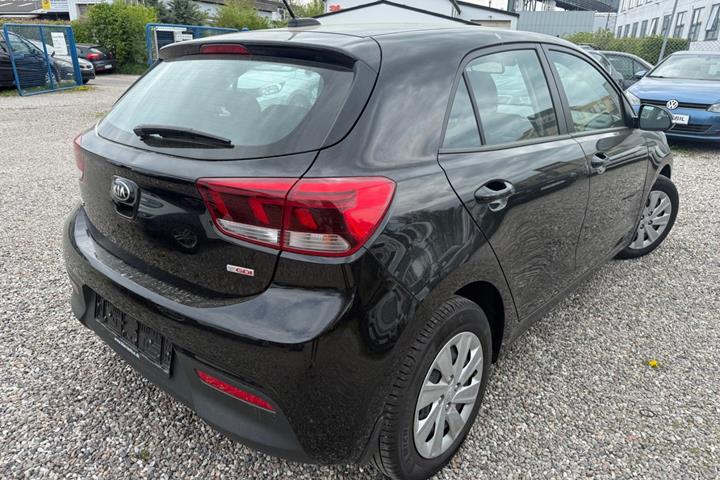 Sort Kia Rio fra 2017