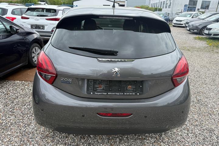 Grå Peugeot 208 fra 2019