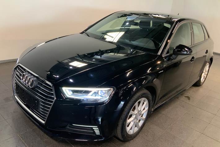 Sort Audi A3 fra 2017 set udefra