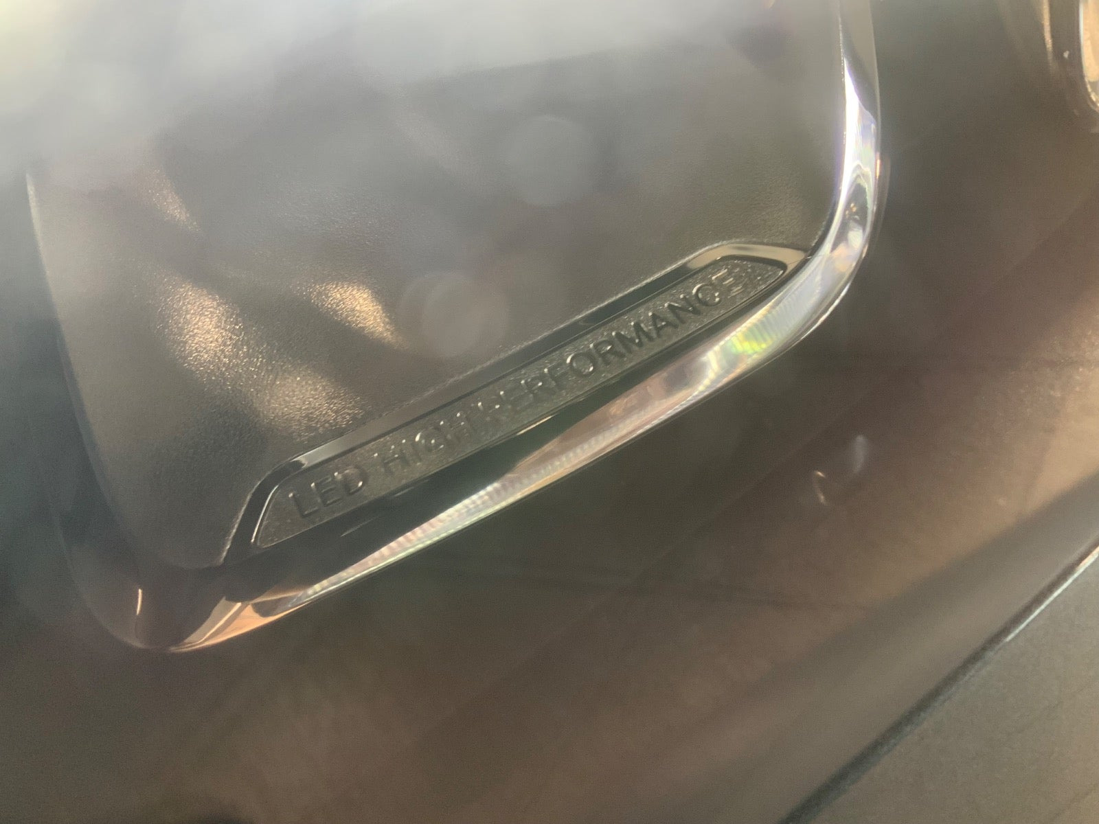 Grå Mercedes B200 fra 2020