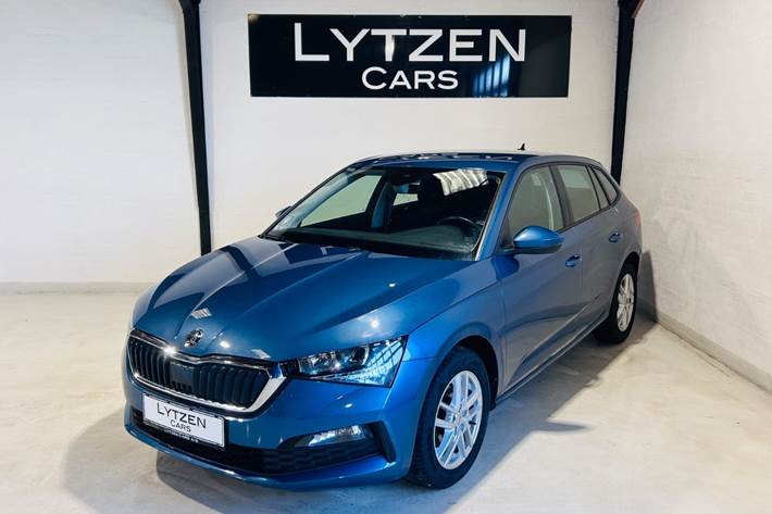 Blå Skoda Scala fra 2022
