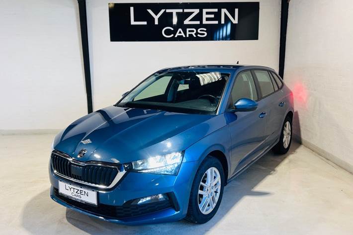 Blå Skoda Scala fra 2022