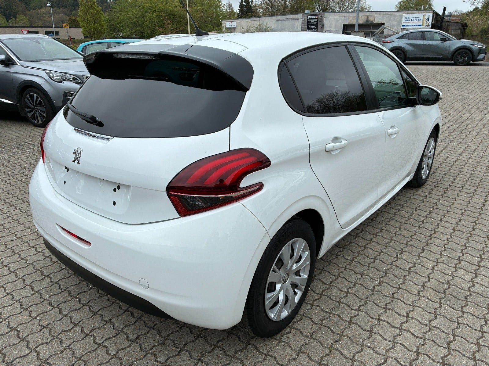 Hvid Peugeot 208 fra 2018