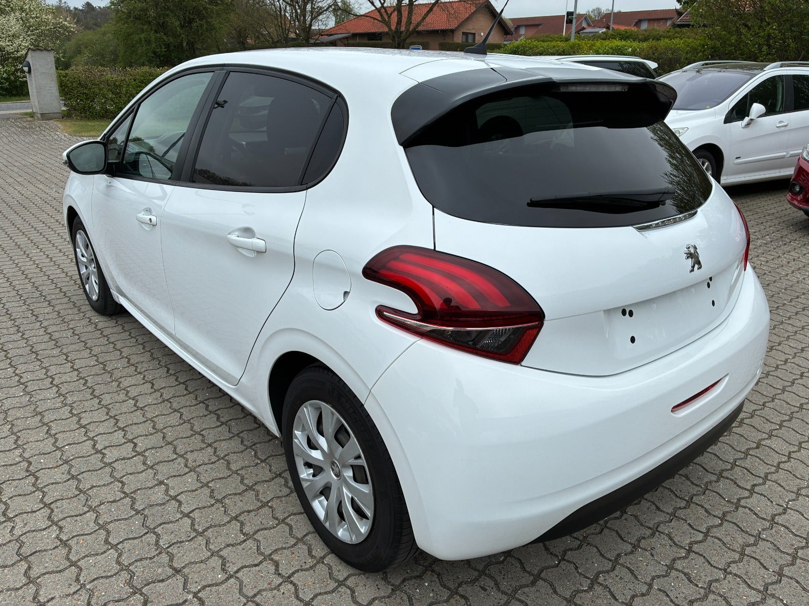 Hvid Peugeot 208 fra 2018