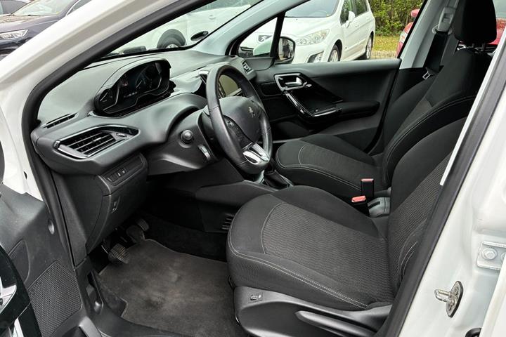 Hvid Peugeot 208 fra 2018