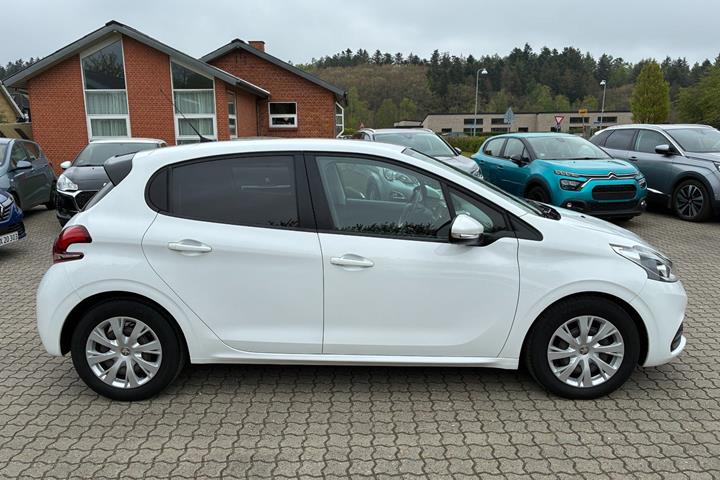 Hvid Peugeot 208 fra 2018
