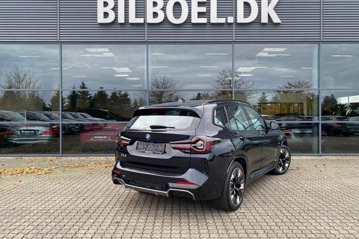 Sort BMW iX3 fra 2022
