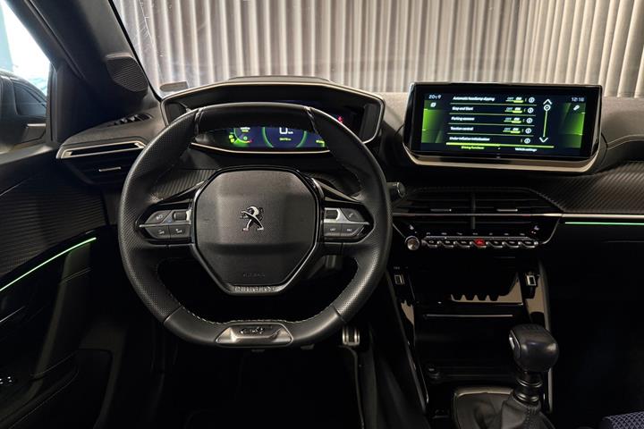 Gul Peugeot 208 fra 2023