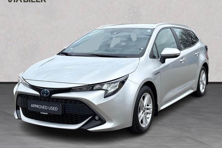 Grå Toyota Corolla fra 2019 set udefra