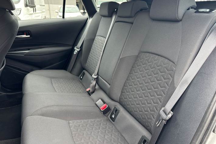Grå Toyota Corolla fra 2019