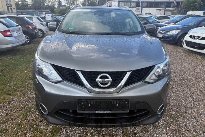 Grå Nissan Qashqai fra 2017