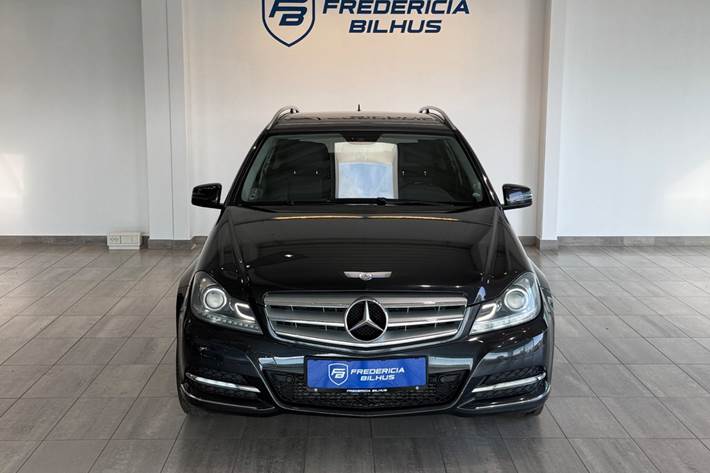 Sort Mercedes C200 fra 2012