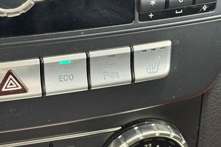 Sort Mercedes C200 fra 2012