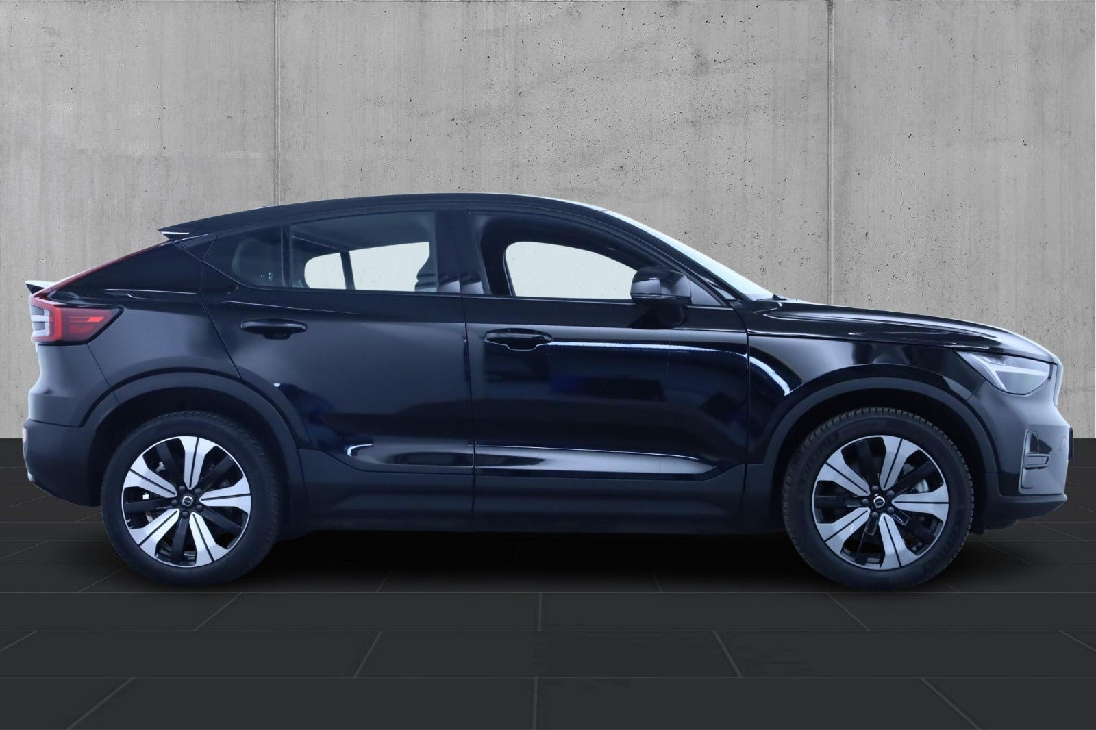 Sort Volvo C40 fra 2023