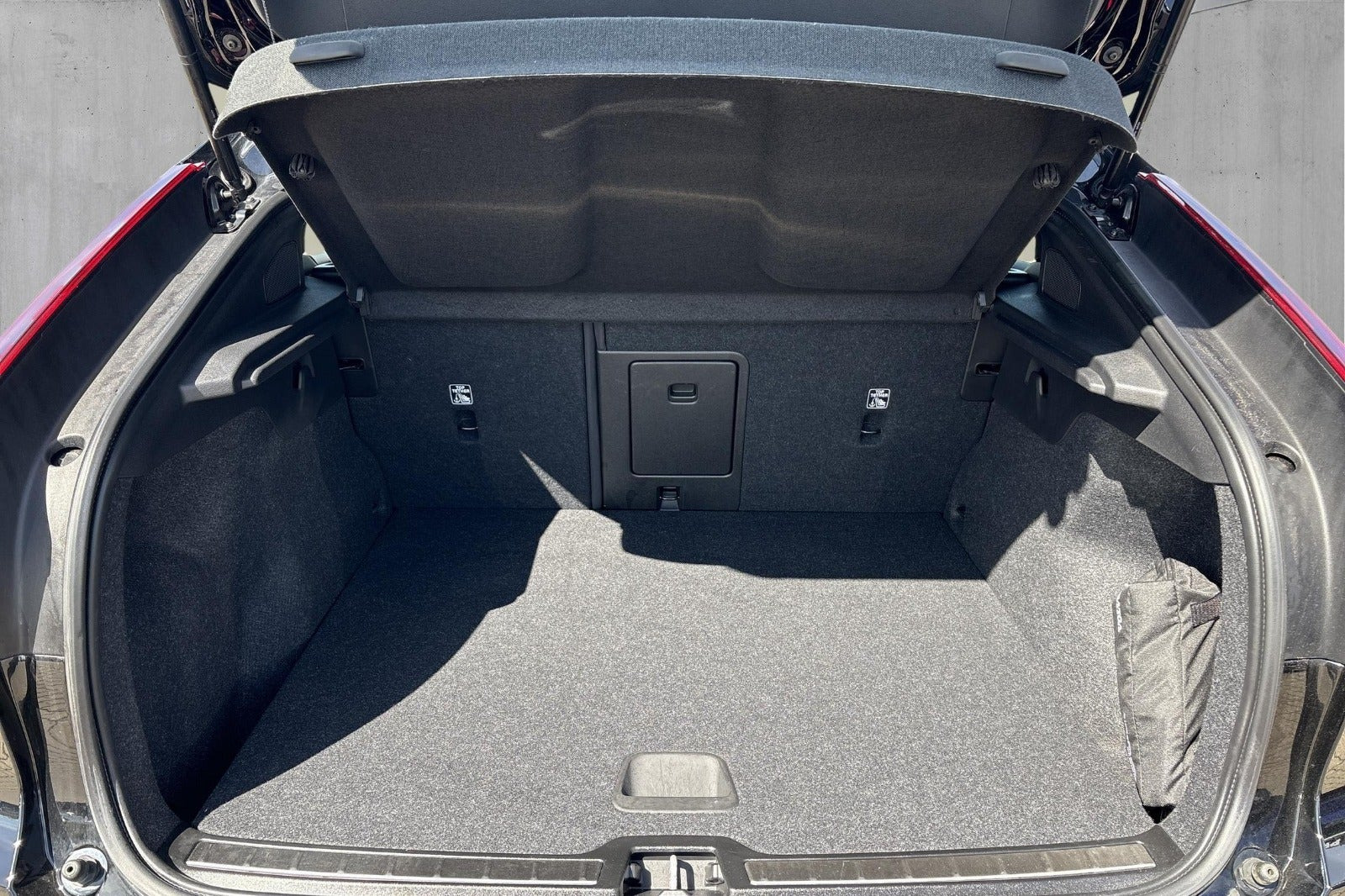 Sort Volvo C40 fra 2023