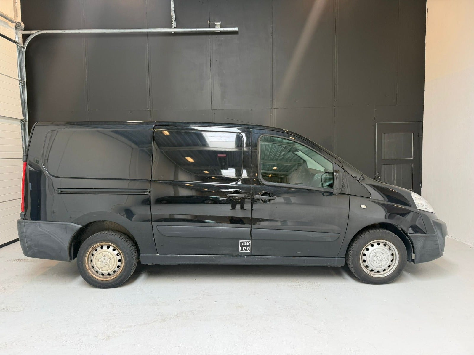 Sort Peugeot Expert fra 2016