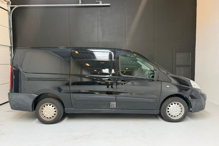 Sort Peugeot Expert fra 2016