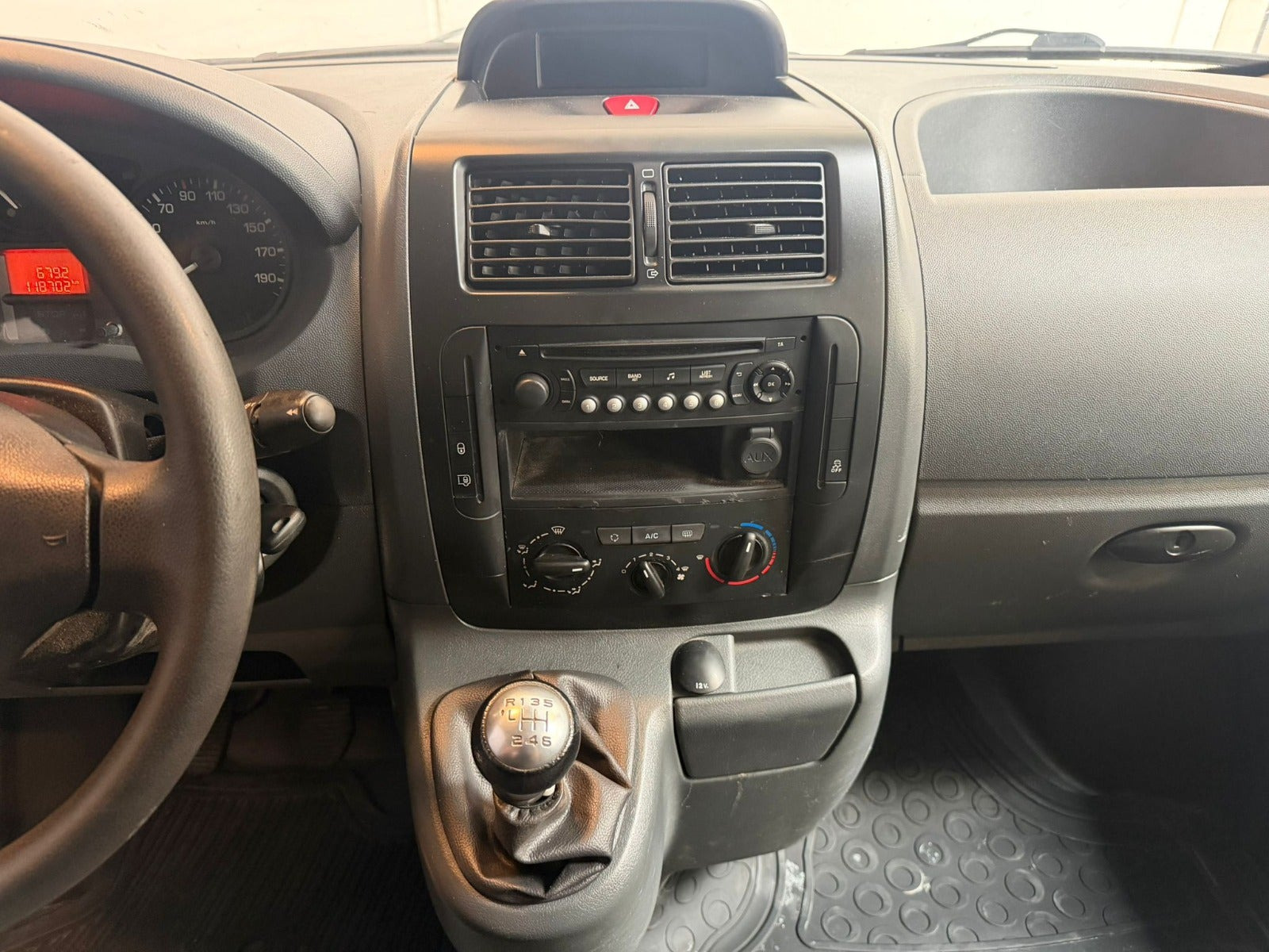 Sort Peugeot Expert fra 2016