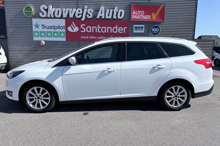 Hvid Ford Focus fra 2017