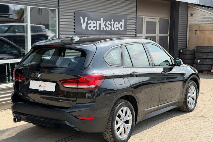 Sort BMW X1 fra 2021