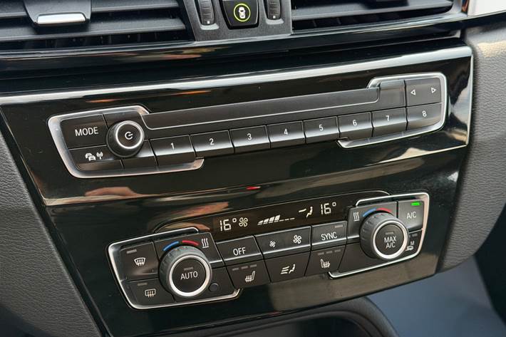 Sort BMW X1 fra 2021