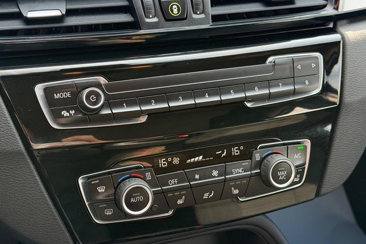 Sort BMW X1 fra 2021