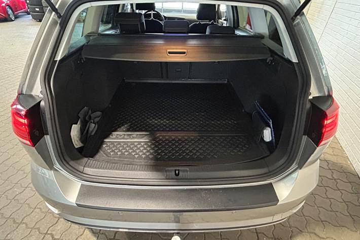 Sølv VW Golf VII fra 2018
