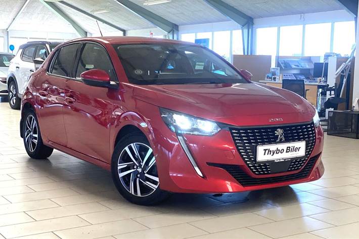 Rød Peugeot 208 fra 2022