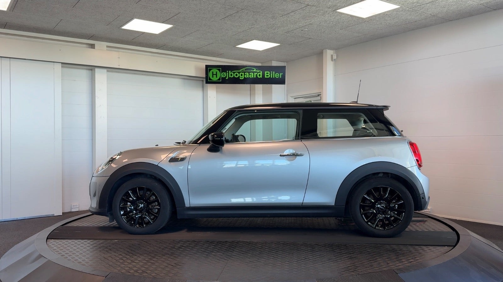 Sølv Mini Cooper SE fra 2023