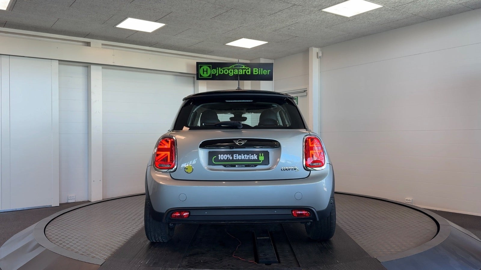 Sølv Mini Cooper SE fra 2023