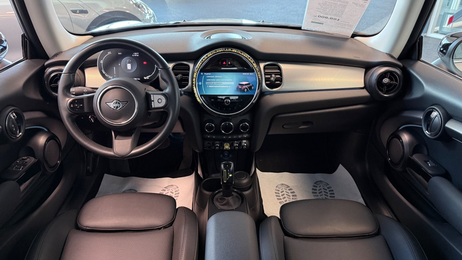 Sølv Mini Cooper SE fra 2023