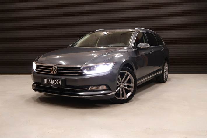 Grå VW Passat fra 2016 set udefra