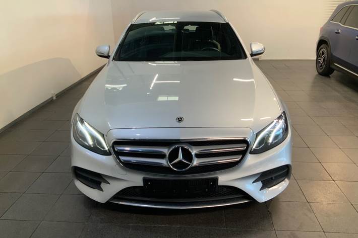 Sølv Mercedes E220 d fra 2017