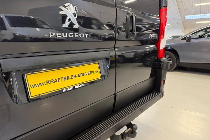 Sort Peugeot Boxer 333 fra 2023