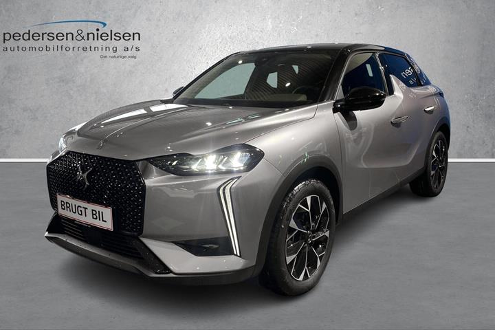Grå DS DS3 Crossback fra 2025 set udefra