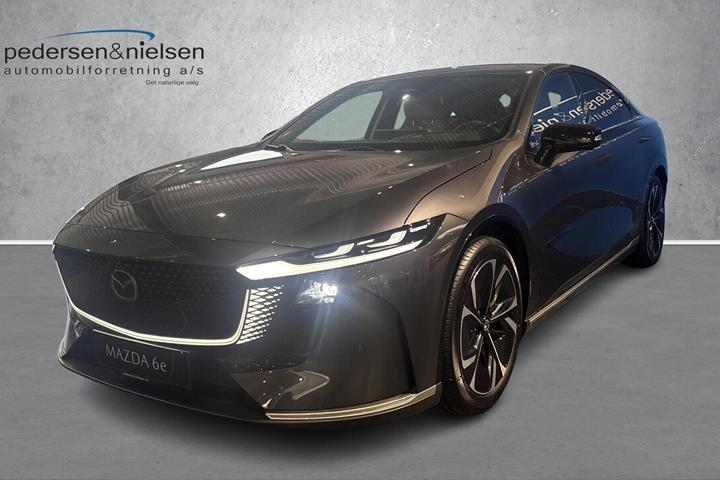 Grå Mazda 6e fra 2026 set udefra