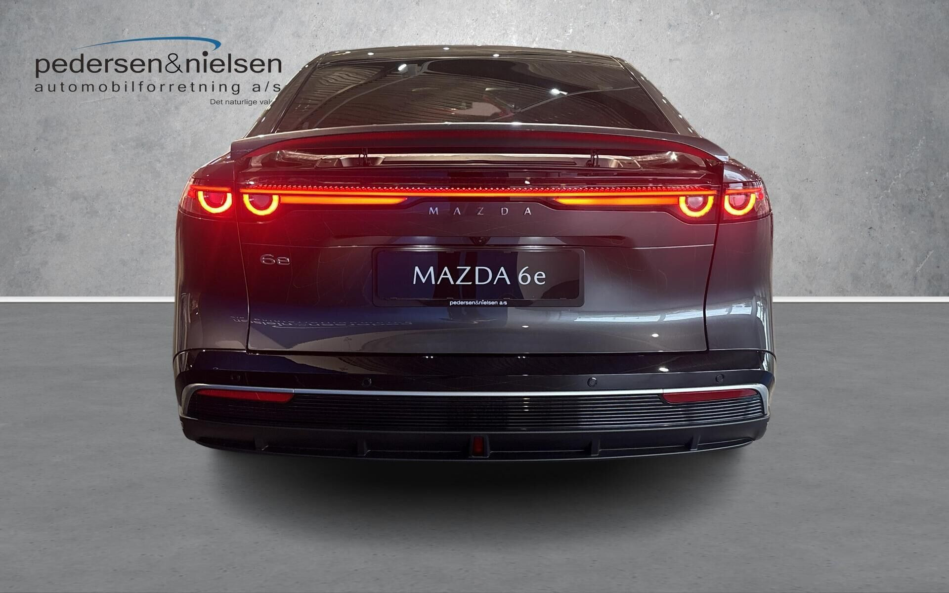 Grå Mazda 6e fra 2026
