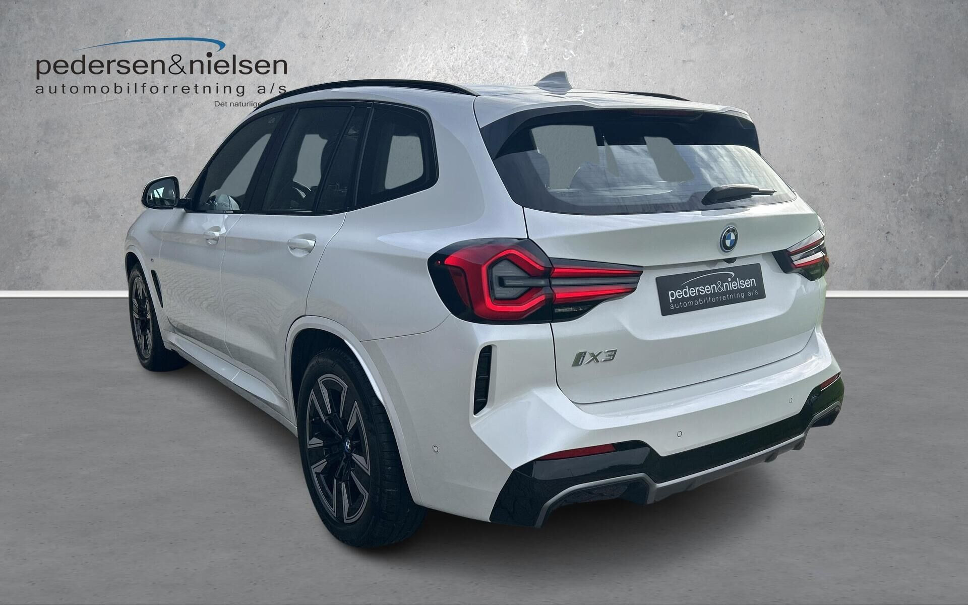 Hvid BMW iX3 fra 2022