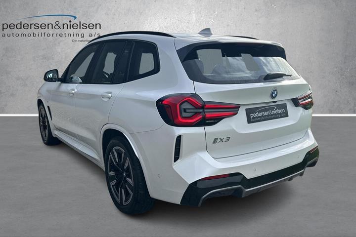 Hvid BMW iX3 fra 2022