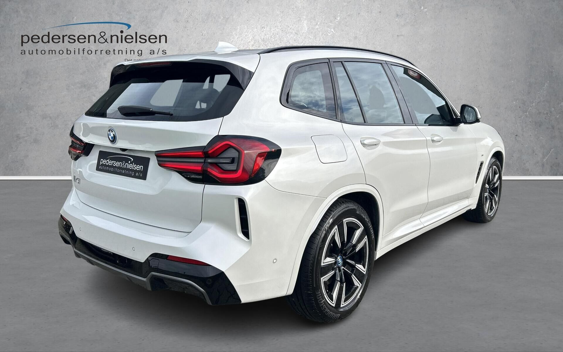 Hvid BMW iX3 fra 2022