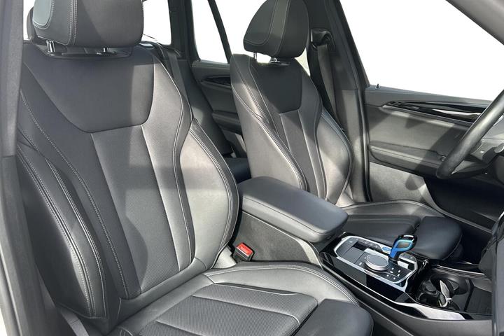 Hvid BMW iX3 fra 2022