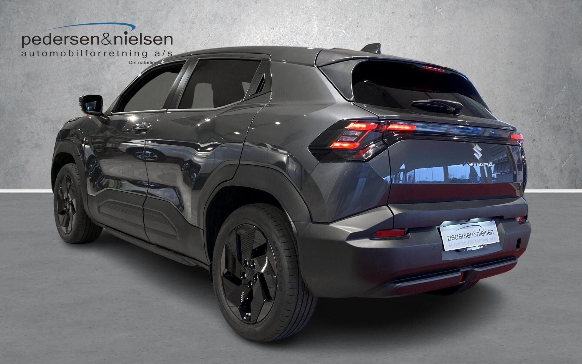 Grå Suzuki eVitara fra 2025